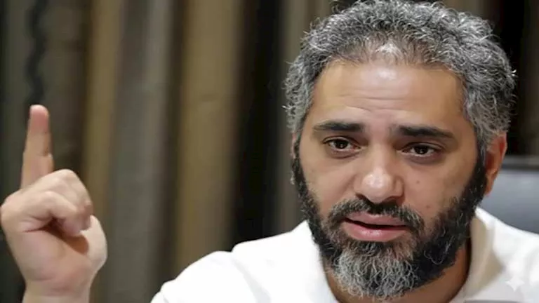 بعد تأجيل محاكمته.. هل أصيب المطرب فضل شاكر بجلطة في القلب؟
